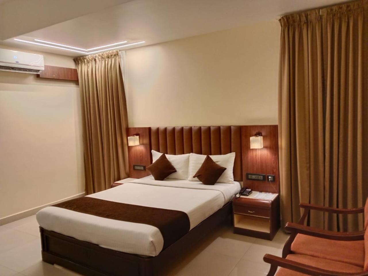 Hotel Arcadia Kottayam Exterior photo