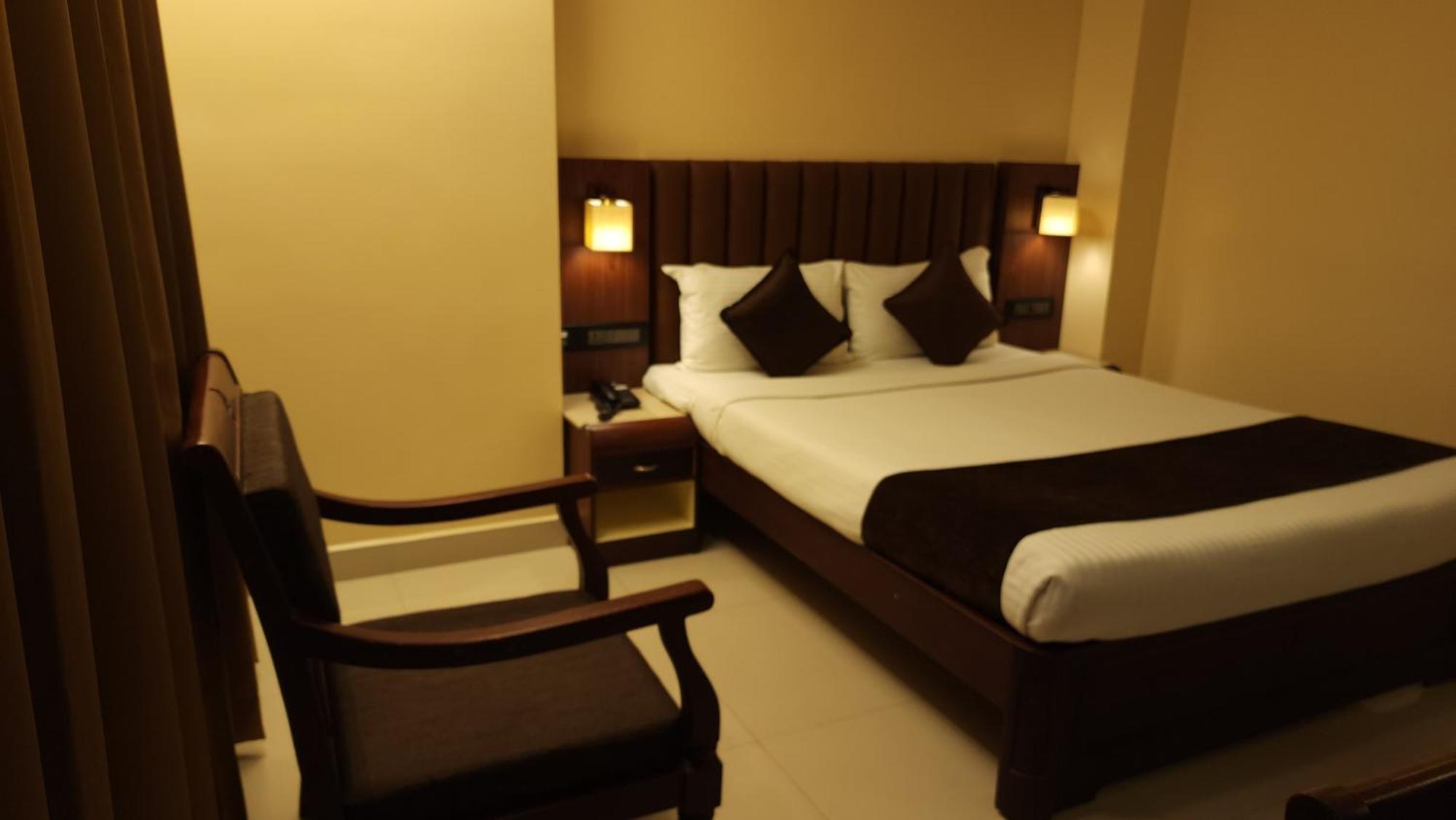 Hotel Arcadia Kottayam Exterior photo