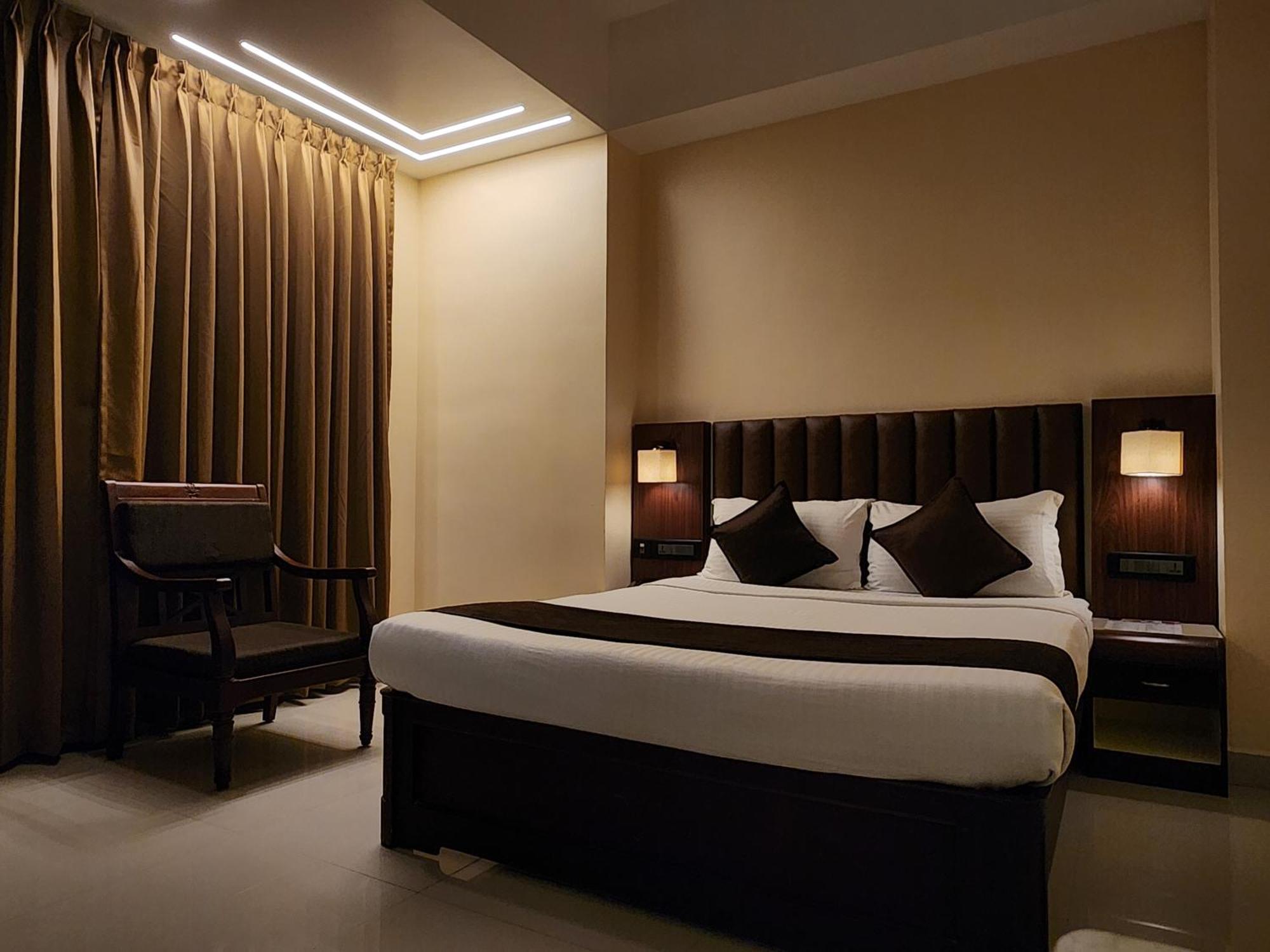 Hotel Arcadia Kottayam Exterior photo